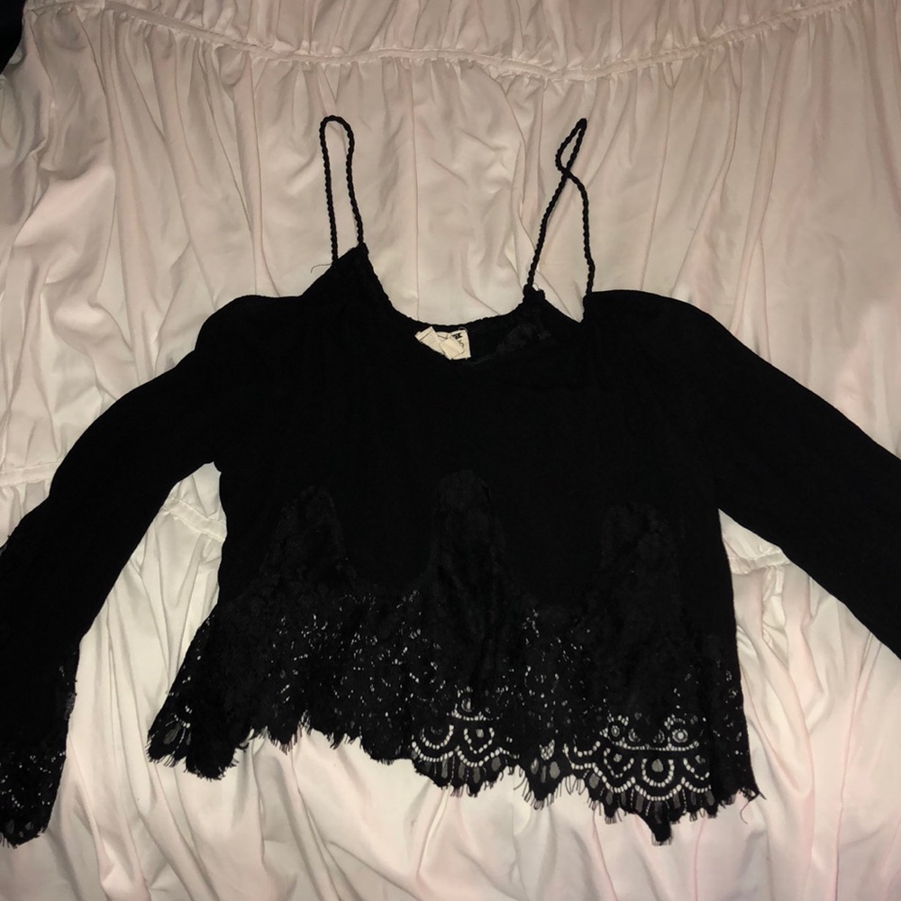 Open shoulder long sleeve